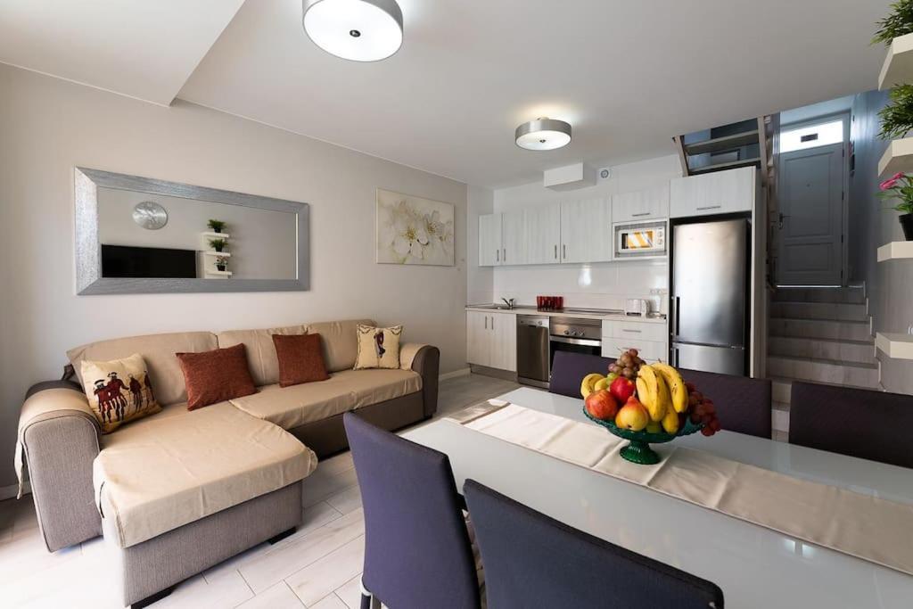 Beautiful Duplex In 3 Minutes Walking To The Beach In Playa De Las Americas Екстер'єр фото
